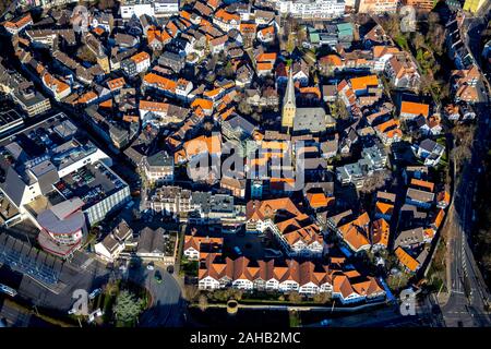 Luftaufnahme, Evang. St. - Georgs - Kirche, malerische Altstadt, Hattingen, Ennepe-Ruhr-Kreis, Ruhrgebiet, Nordrhein-Westfalen, Deutschland, DE, Europa, ha Stockfoto