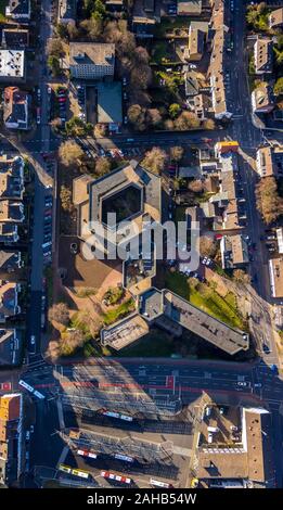 Luftbild, ZOB an der Friedrich-Ebert-Straße, der Städtischen Finanzamt Velbert, Amtsgericht, vertikaler, Velbert, Ruhrgebiet,R Stockfoto