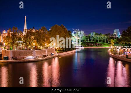 Orlando, Florida. Dezember 18, 2019. Schöne Sicht auf Frankreich Pavillion und Kanal in Epcot (18) Stockfoto