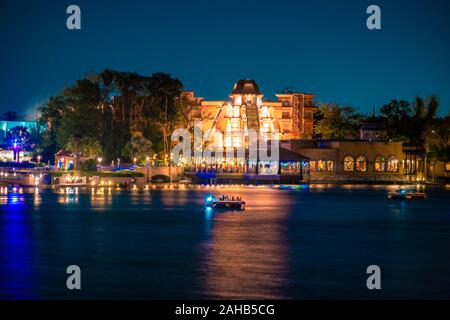 Orlando, Florida. Dezember 18, 2019. Mexiko Pavillion an der Blauen Nacht Hintergrund in Epcot (20) Stockfoto