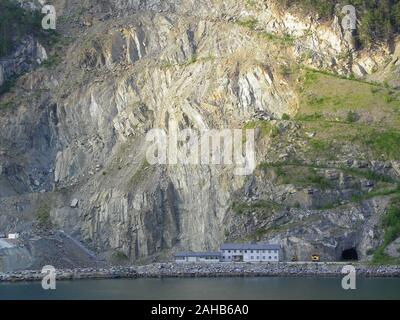 Norwegische Olivenmine, North Cape Minerals, Sibelco, AS Olivin, Raudbergvika Olivenmine, Norddal, Møre Og Romsdal, Norwegen Stockfoto