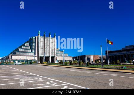 Der Art déco-Fassade Expo Brüssel Gebäude Nr. 5 im Heysel Park, Brüssel, Belgien (100-Palast) Stockfoto