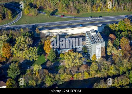 Luftbild, Stadtverwaltung Arnsberg Rathausplatz, Arnsberg, Sauerland, Nordrhein-Westfalen, Deutschland, Autobahn A46, Autobahn, Autobahn Stockfoto