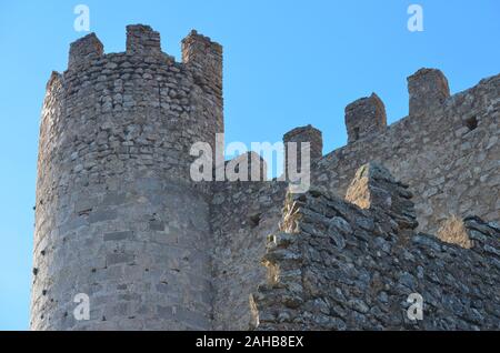 Die Maurische und Templer Burg (10. - 13. Jahrhundert) von Alcala de Xivert, Region Valencia (Spanien) Stockfoto