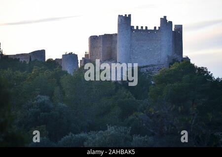 Die Maurische und Templer Burg (10. - 13. Jahrhundert) von Alcala de Xivert, Region Valencia (Spanien) Stockfoto