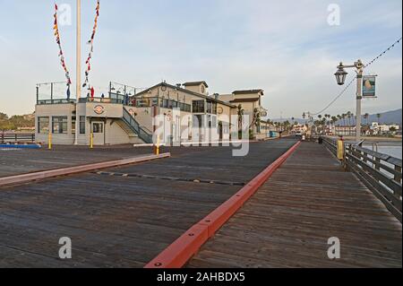Santa Barbara, Kalifornien - 18. Mai, 2019 Stearns Wharf bei Sonnenaufgang Stockfoto
