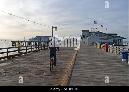 Santa Barbara, Kalifornien - 18. Mai, 2019 Stearns Wharf bei Sonnenaufgang Stockfoto