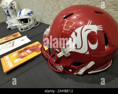 Phoenix, AZ, USA. 27 Dez, 2019. Die Washington State Cougars gegen Luftwaffe am Cheez-It Schüssel Vorschau, Chase Field, in Phoenix, AZ. (Absolut komplette Fotograf & Company Credit: Jose Marin/MarinMedia.org/Cal Sport Media) (HOLLYWOOD DAS LEBEN HERAUS, SHUTTERSTOCK AUS). Credit: Csm/Alamy leben Nachrichten Stockfoto