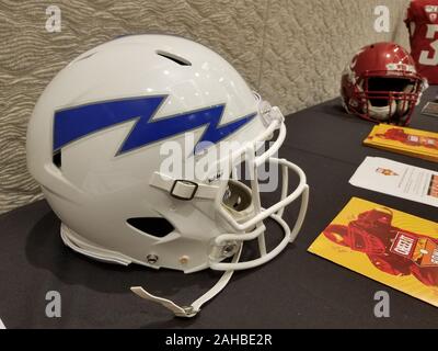 Phoenix, AZ, USA. 27 Dez, 2019. Die Washington State Cougars gegen Luftwaffe am Cheez-It Schüssel Vorschau, Chase Field, in Phoenix, AZ. (Absolut komplette Fotograf & Company Credit: Jose Marin/MarinMedia.org/Cal Sport Media) (HOLLYWOOD DAS LEBEN HERAUS, SHUTTERSTOCK AUS). Credit: Csm/Alamy leben Nachrichten Stockfoto