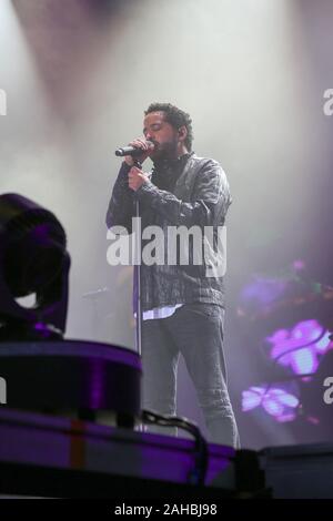 Adel Tawil bei der Taufe MeinSchiff 4 in Kiel am 05.06.2015 Stockfoto