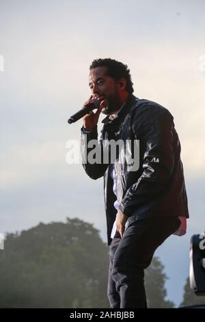 Adel Tawil bei der Taufe MeinSchiff 4 in Kiel am 05.06.2015 Stockfoto