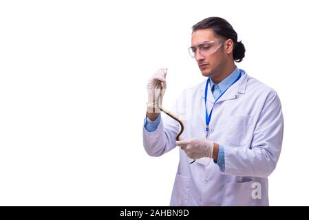 Der junge Mann Zoologe mit Schlange isoliert auf weißem Stockfoto