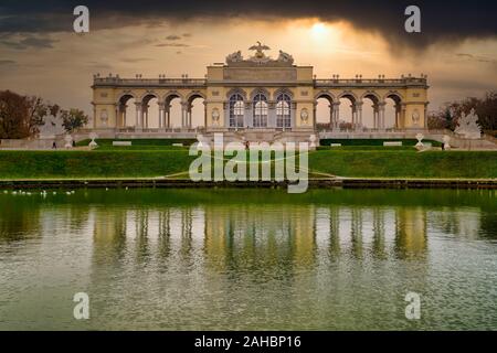 Schloss Schönbrunn. Wien Österreich. Die Gloriette Stockfoto