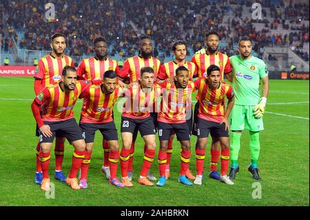Rades, Tunis. 27 Dez, 2019. Team von EST während der Partie EST (Tunesien) vs ALS V Club (DR Kongo) CAF insgesamt Liga der afrikanischen Champions bei Rades Stadion. Credit: Chokri Mahjoub/ZUMA Draht/Alamy leben Nachrichten Stockfoto