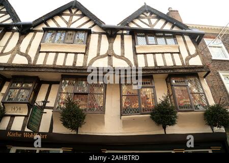 Mittelalterliches Fachwerkgebäude - Mulberry Hall in 17 und 19 Stonegate, York, North Yorkshire, England Stockfoto