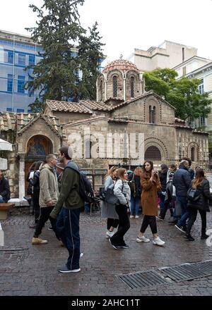 Street Market in Athen, kapnikarea Kirche Stockfoto