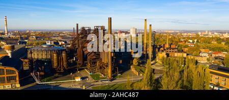 Blick vom Dröhnen der alten stillgelegten Hochöfen von Vitkovice die Eisen- und Stahlindustrie, Ostrava, Tschechische Republik Stockfoto