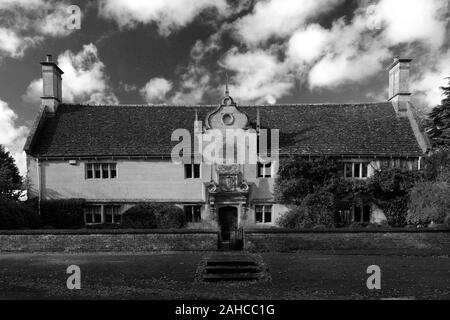 Die alte Armenhäuser, Weekley Dorf, Northamptonshire, England, Großbritannien Stockfoto