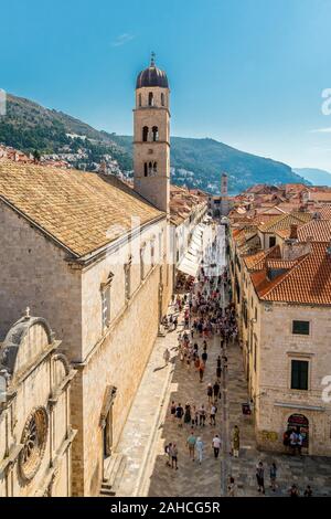 Blick auf die Hauptstraße von Dubrovnik, Kroatien Dubronik September 18, 2019 Stockfoto