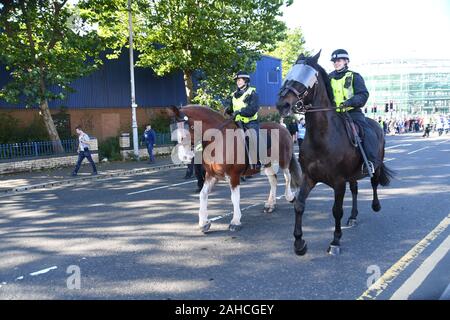 Police Scotland - Mounted Division bei einem stammmarsch in Glasgow im Stand Stockfoto