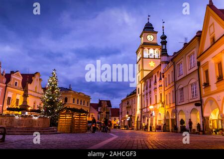 Weihnachten auf Masaryk Platz in der Altstadt von Trebon, Tschechien. Stockfoto