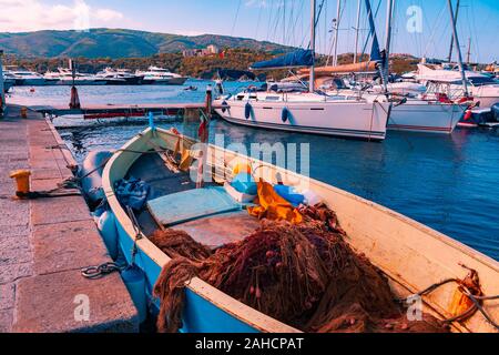 Der Hafen von Rio Marina auf der Insel Elba, Italien Stockfoto