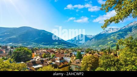 Meran oder Meran Blick von Tappeiner Promenade. Trentino Alto Adige Sud Tirol, Italien. Europa. Stockfoto