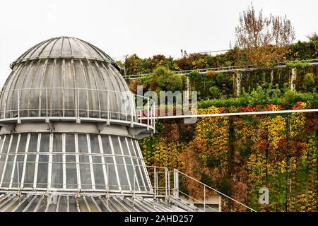 Detail von der Dachterrasse des Kaufhauses Galeries Lafayette im Stadtzentrum von Paris. Stockfoto