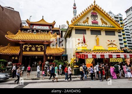 Sakya Muni oder Sakyamuni Buddha Gaya Tempel, der Tempel der 1000 Lichter, Viertel Little India, Singapur Stockfoto