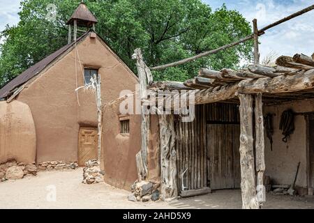 Kapelle und stabil, El Rancho de Las Golondrinas Living History Museum, Santa Fe, New Mexico USA Stockfoto