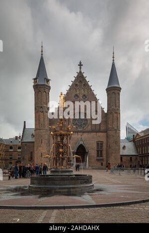 Den Haag, Niederlande - 3. Oktober 2017: Innen mit Ridderzaal Binnenhof (rittersaal) und das Parlamentsgebäude in Den Haag (Den Haag), Netherl Stockfoto