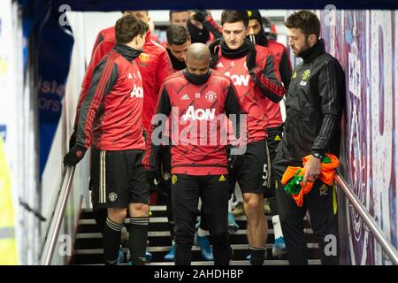 Burnley, Großbritannien. 28 Dez, 2019. Ashley Young von Manchester United vor dem Premier League Match zwischen Burnley und Manchester United im Turf Moor, Burnley am Samstag, den 28. Dezember 2019. (Quelle: Pat Scaasi | MI Nachrichten) das Fotografieren dürfen nur für Zeitung und/oder Zeitschrift redaktionelle Zwecke verwendet werden, eine Lizenz für die gewerbliche Nutzung Kreditkarte erforderlich: MI Nachrichten & Sport/Alamy leben Nachrichten Stockfoto