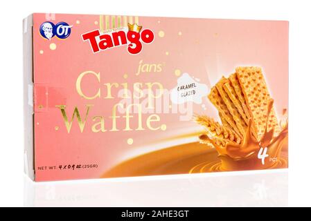 Winneconne, WI - 15. Dezember 2019: ein Paket von Jans tango knusprige Waffel Snack auf einem isolierten Hintergrund Stockfoto