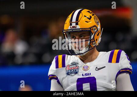 Atlanta, GA, USA. 28 Dez, 2019. LSU Tiger Quarterback Joe Fuchsbau (9) Vor dem 52. Küken-fil-ein Pfirsich-schüssel bei Mercedes-Benz-Stadion in Atlanta, GA. (Scott Kinser/Cal Sport Media). Credit: Csm/Alamy leben Nachrichten Stockfoto