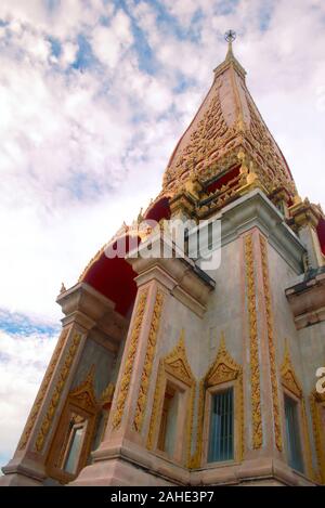 Außenansicht des Wat Chalong Tempel, in Phuket, Thailand. Stockfoto