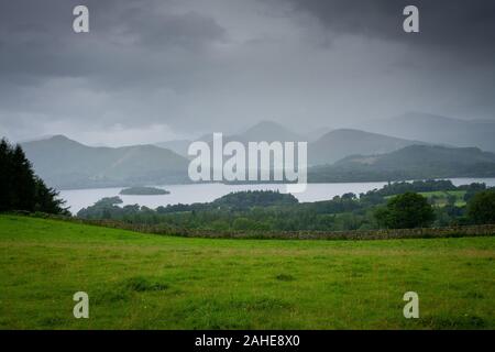 St Michael and All Angels Church und Umgebung, Hawkshead, Lake District, Großbritannien Stockfoto