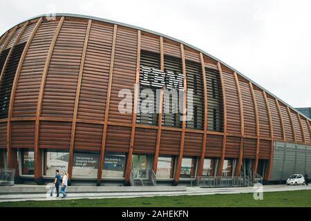 Italien, Mailand, 30. Mai 2019 Moderne futuristischen IBM Gebäude Stockfoto