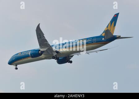 Saigon, Vietnam - Dec 21, 2019. VN-A873 Vietnam Airlines Boeing Dreamliner 787-10 Landung am Flughafen Tan Son Nhat (SGN). Stockfoto