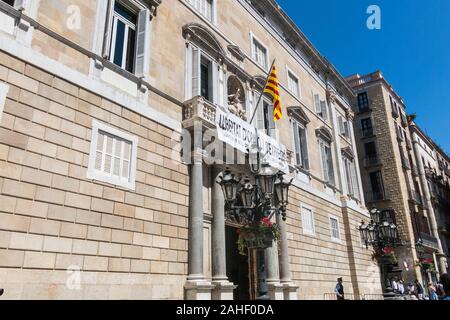 BARCELONA, SPANIEN - 10. MAI 2019: Generalitat von Katalonien in Barcelona, Spanien. Der Palast beherbergt die Büros der Präsidentschaft des Generalit Stockfoto