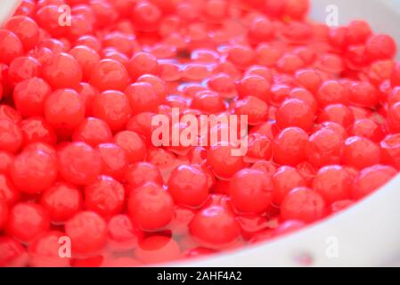 Kirsche Obst in Sirup, Hinweis Wählen Sie Fokus mit geringer Tiefenschärfe Stockfoto
