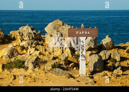 Wegweiser bei Papoa Punkt Peniche Portugal Estremadura Stockfoto