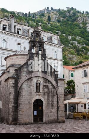 St. Luke's Kirche (Crkva Sv Lukas) in der gleichnamigen Platz (Trg Sv Lukas): Kotor, Montenegro Stockfoto