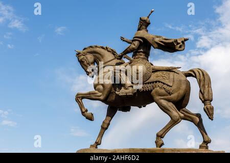 Taschkent, Usbekistan - November 3, 2019: Amir Timur Monument. Denkmal für Amir Timur in der Amir Timur Platz in Taschkent. Stockfoto