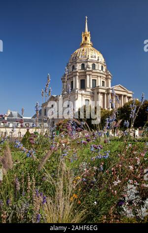 Die Kirche der Invaliden - eine monumentale Pariser Kirche im Jahre 1706 errichtet von Jules Hardouin-Mansart. Es ist ein Sarkophag mit der Asche von Napoleon Stockfoto