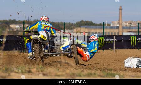 Oktober 24, 2019 Ukraine Irpen: World Motocross Championship auf Motorrädern mit einem Kinderwagen Stockfoto