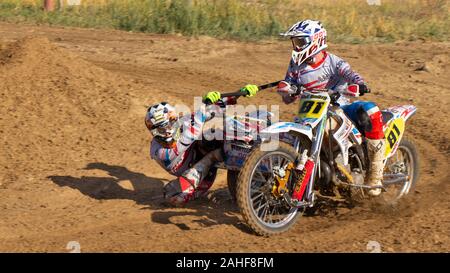 Oktober 24, 2019 Ukraine Irpen: World Motocross Championship auf Motorrädern mit einem Kinderwagen Stockfoto