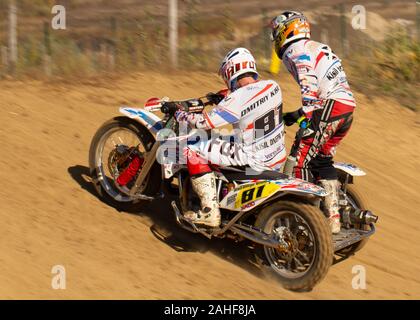 Oktober 24, 2019 Ukraine Irpen: World Motocross Championship auf Motorrädern mit einem Kinderwagen Stockfoto