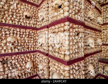 Kapelle der Knochen, Interieur, Carmo Kirche, Faro, Algarve, Portugal Stockfoto
