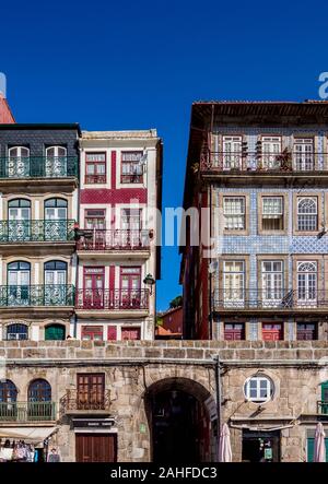 Bunte Häuser am Cais da Ribeira, Porto, Portugal Stockfoto