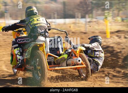 Oktober 24, 2019 Ukraine Irpen: World Motocross Championship auf Motorrädern mit einem Kinderwagen Stockfoto